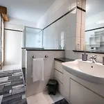 Apartman Three Bedroom - View - Larihome A57