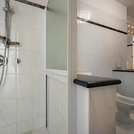 Three Bedroom - View - Larihome A57 * Dongo