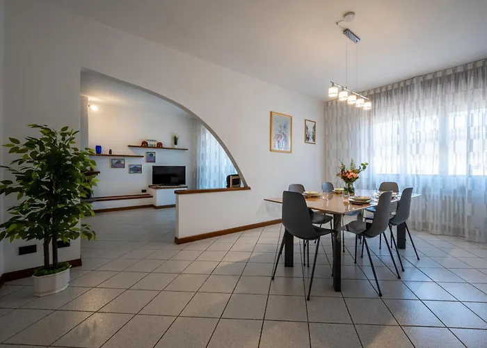 Three Bedroom - View - Larihome A57 公寓 *