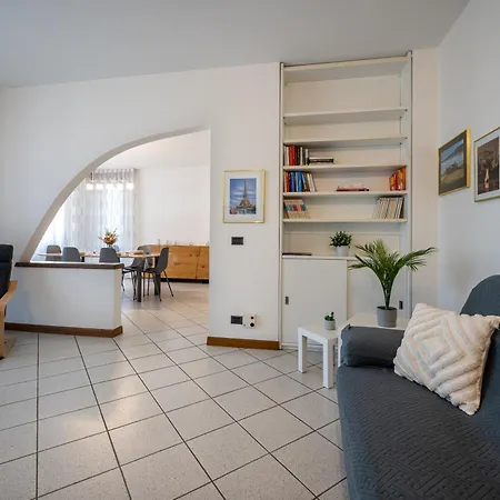 Three Bedroom - View - Larihome A57 * Dongo