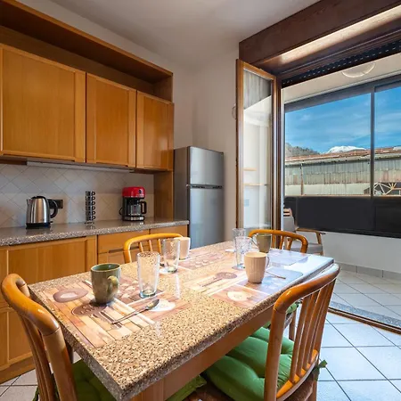 Three Bedroom - View - Larihome A57 Appartement *